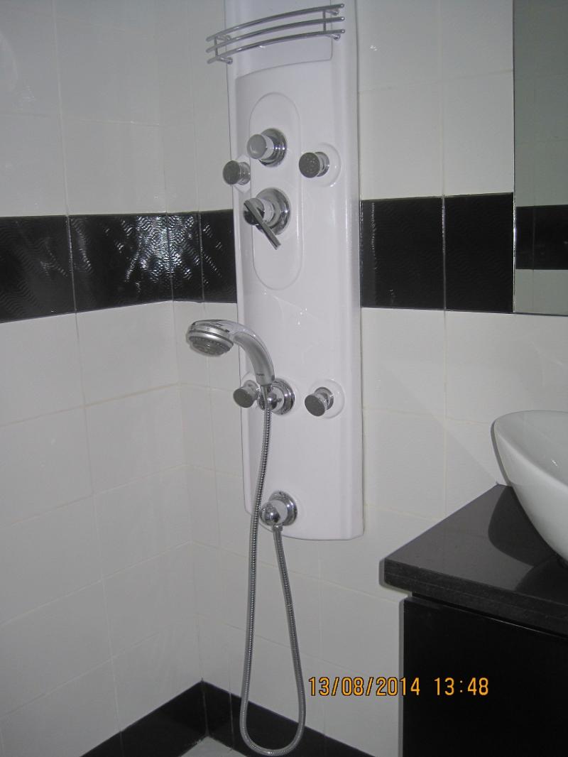http://bahay.ph/phpThumb/phpThumb.php?src=../pic_listings/8590178024.jpg&w=800