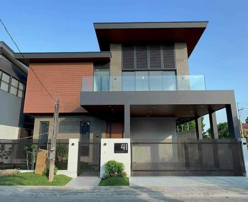 FOR SALE: House Manila Metropolitan Area > Quezon