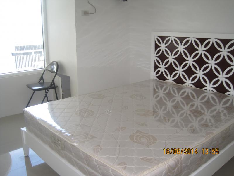 http://bahay.ph/phpThumb/phpThumb.php?src=../pic_listings/8590175779.jpg&w=800