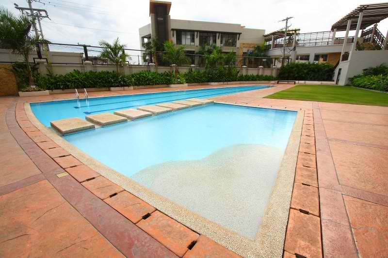 http://bahay.ph/phpThumb/phpThumb.php?src=../pic_listings/8590177992.jpg&w=800