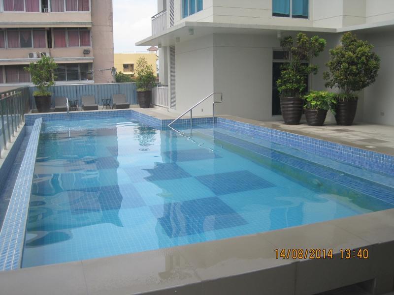 http://bahay.ph/phpThumb/phpThumb.php?src=../pic_listings/8590178060.jpg&w=800