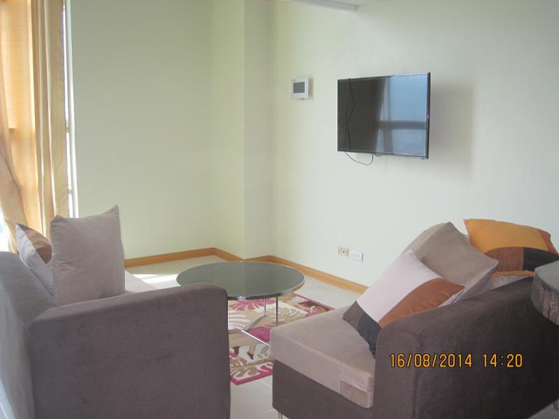 http://bahay.ph/phpThumb/phpThumb.php?src=../pic_listings/8590178111.jpg&w=800