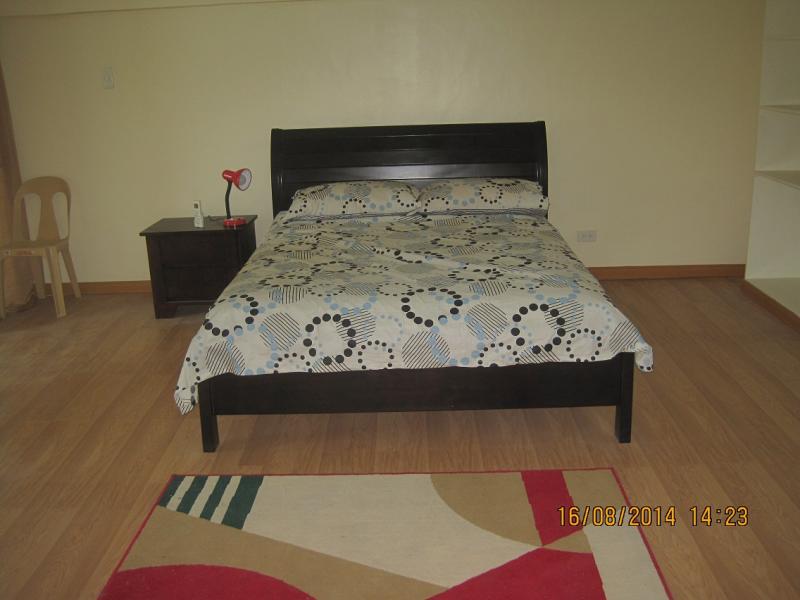 http://bahay.ph/phpThumb/phpThumb.php?src=../pic_listings/8590178114.jpg&w=800