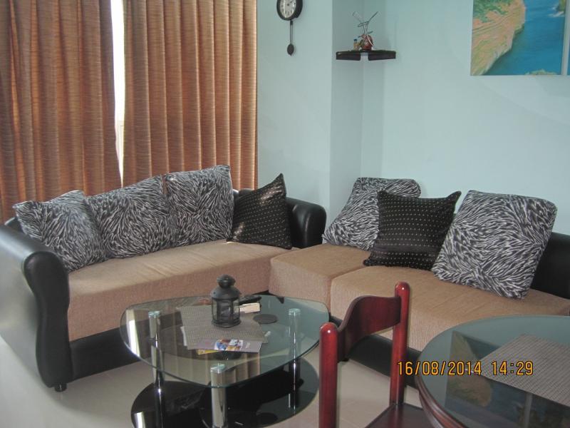 http://bahay.ph/phpThumb/phpThumb.php?src=../pic_listings/8590178115.jpg&w=800