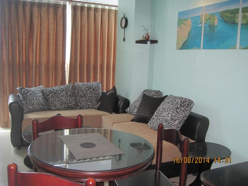 http://bahay.ph/phpThumb/phpThumb.php?src=../pic_listings/8590178116.jpg&w=800