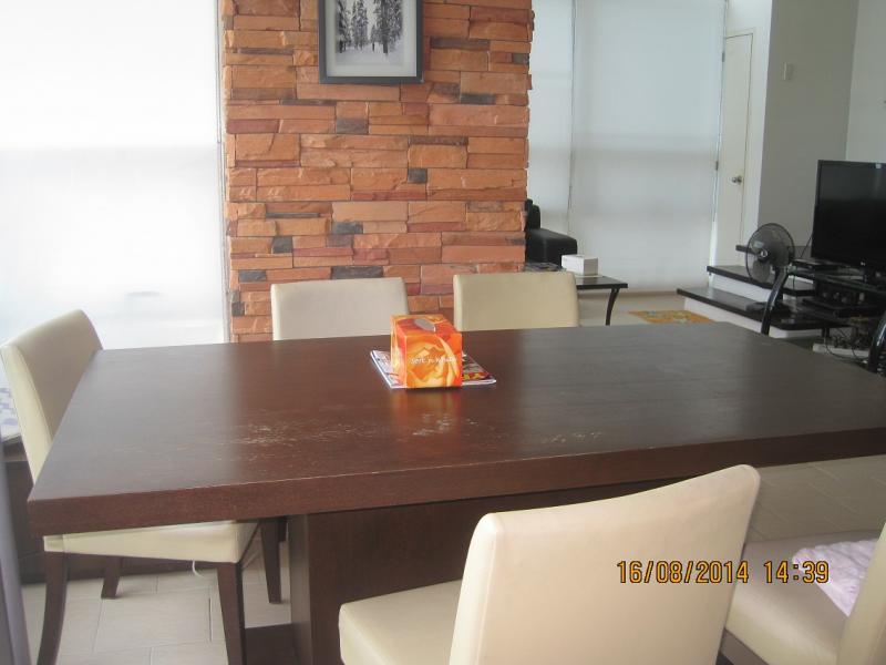 http://bahay.ph/phpThumb/phpThumb.php?src=../pic_listings/8590178127.jpg&w=800