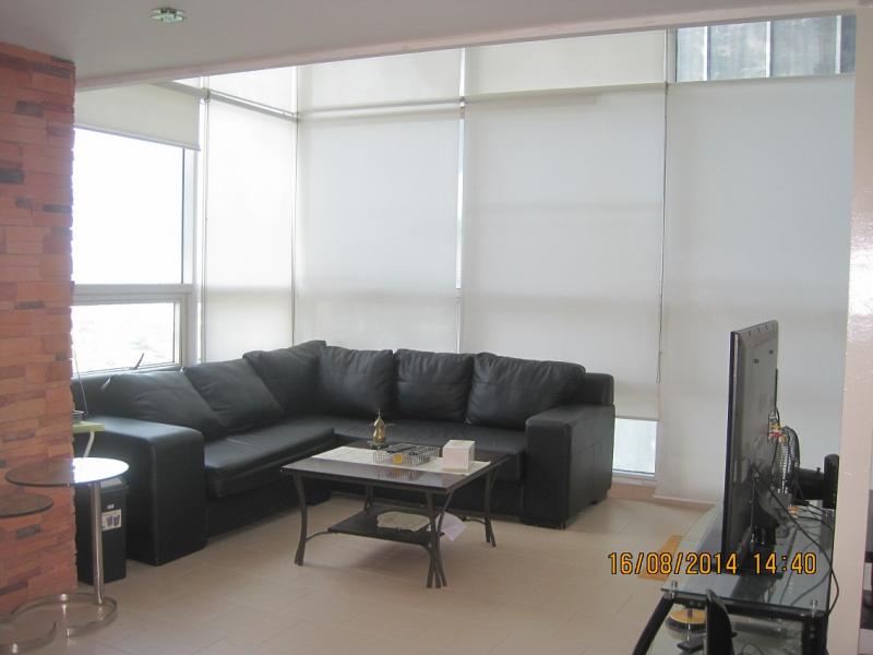 http://bahay.ph/phpThumb/phpThumb.php?src=../pic_listings/8590178128.jpg&w=800