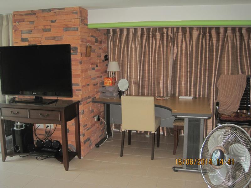 http://bahay.ph/phpThumb/phpThumb.php?src=../pic_listings/8590178132.jpg&w=800