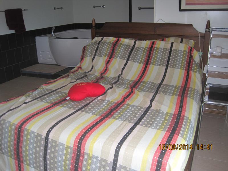 http://bahay.ph/phpThumb/phpThumb.php?src=../pic_listings/8590178133.jpg&w=800