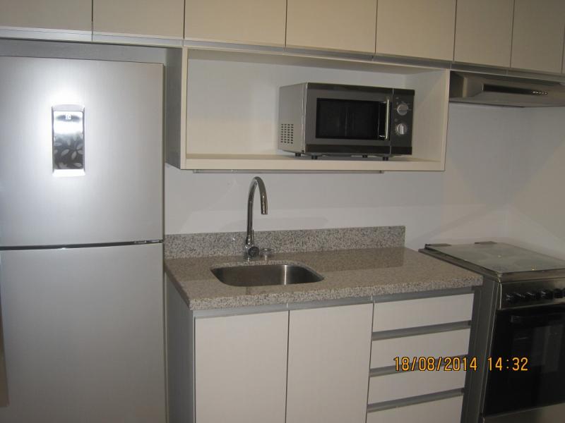 http://bahay.ph/phpThumb/phpThumb.php?src=../pic_listings/8590178196.jpg&w=800