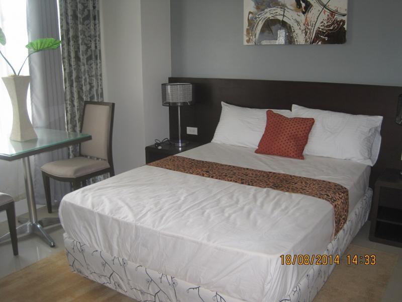 http://bahay.ph/phpThumb/phpThumb.php?src=../pic_listings/8590178197.jpg&w=800
