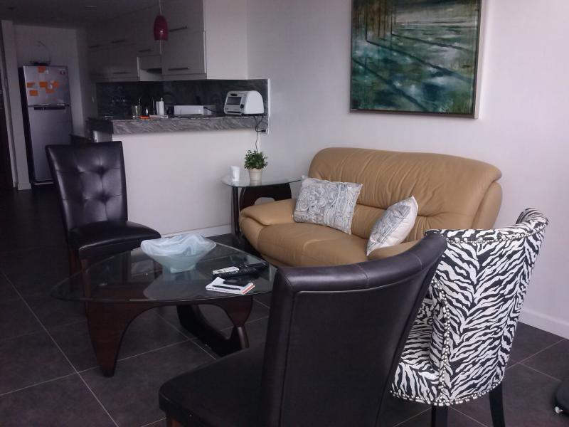 http://bahay.ph/phpThumb/phpThumb.php?src=../pic_listings/8590178218.jpg&w=800
