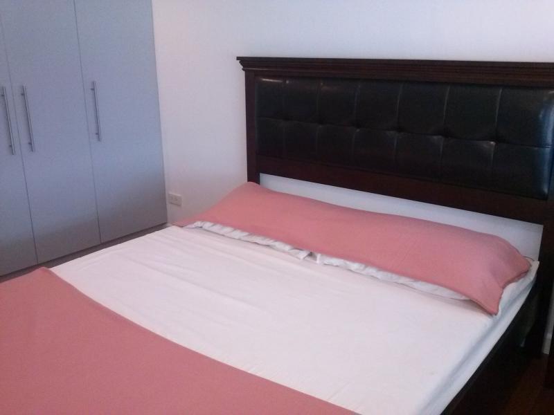 http://bahay.ph/phpThumb/phpThumb.php?src=../pic_listings/8590178219.jpg&w=800