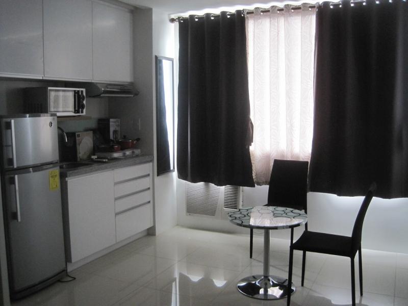 http://bahay.ph/phpThumb/phpThumb.php?src=../pic_listings/8590191627.jpg&w=800