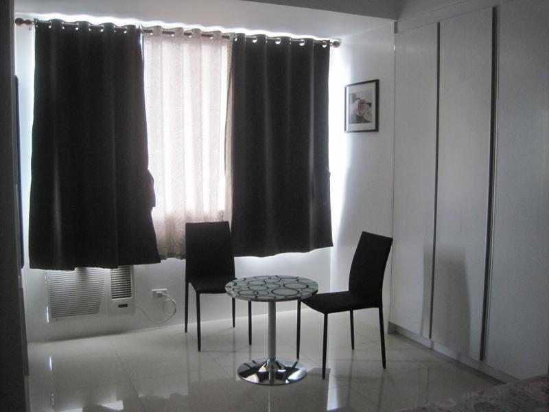 http://bahay.ph/phpThumb/phpThumb.php?src=../pic_listings/8590191629.jpg&w=800