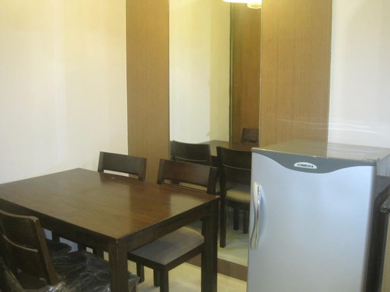 http://bahay.ph/phpThumb/phpThumb.php?src=../pic_listings/8590191637.jpg&w=800