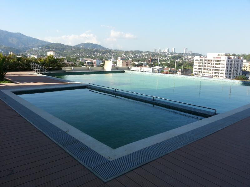 http://bahay.ph/phpThumb/phpThumb.php?src=../pic_listings/8590196406.jpg&w=800