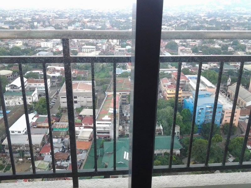 http://bahay.ph/phpThumb/phpThumb.php?src=../pic_listings/8590207744.jpg&w=800