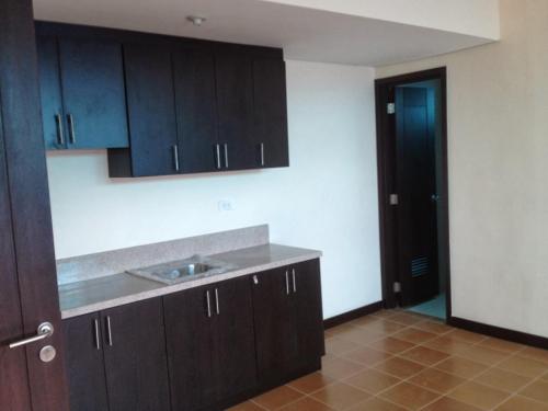 FOR SALE: Apartment / Condo / Townhouse Manila Metropolitan Area > Makati 1