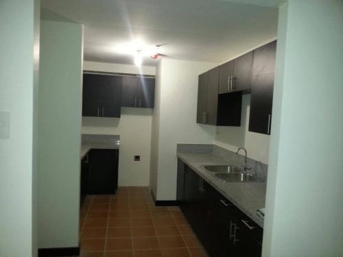 FOR SALE: Apartment / Condo / Townhouse Manila Metropolitan Area > Makati 3