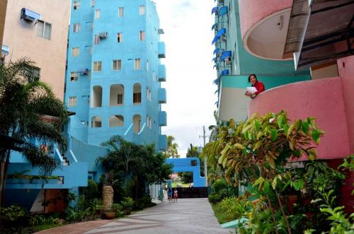 rent condo 9k 2 br qc 09235564517 rico navarro