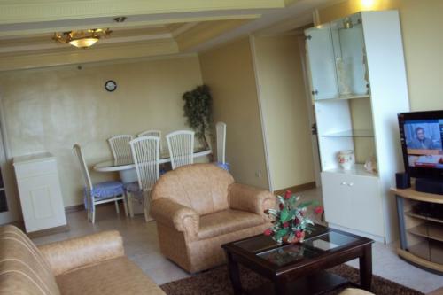 Living & Dining Area