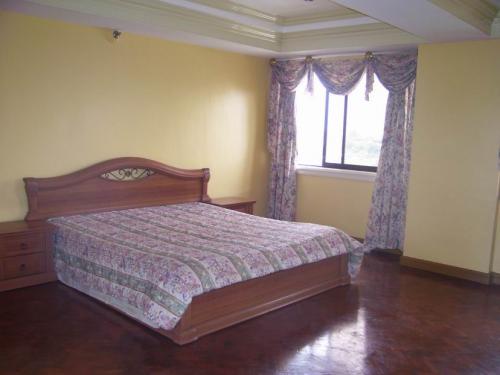 Masters Bedroom