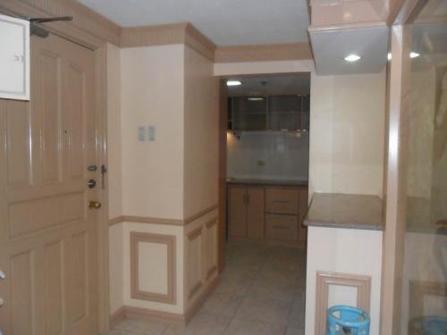 Hallway going to Kitchen