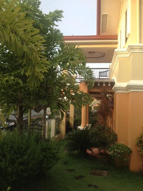 FOR RENT / LEASE: House Cebu > Other areas 23