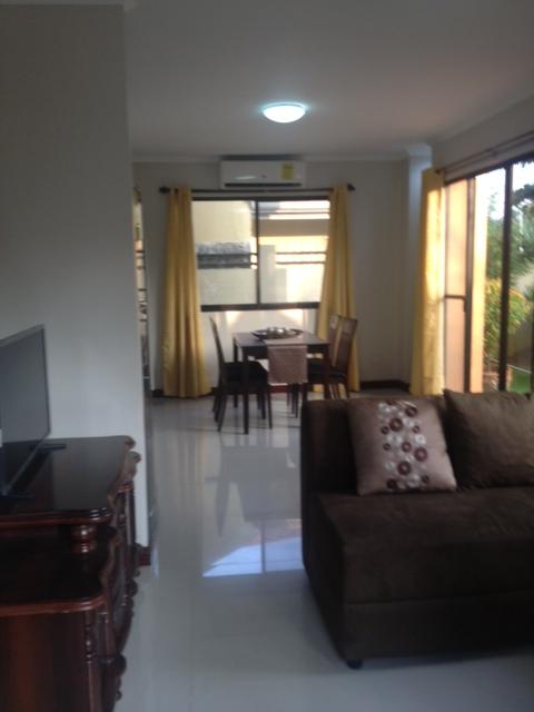 FOR RENT / LEASE: House Cebu > Other areas 25