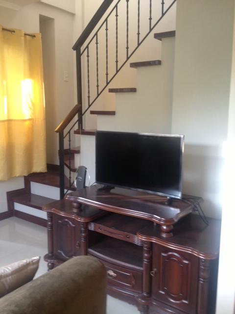 FOR RENT / LEASE: House Cebu > Other areas 6