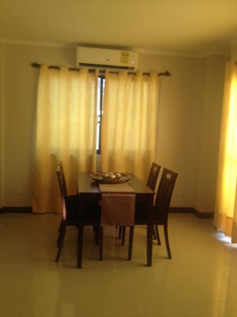 FOR RENT / LEASE: House Cebu > Other areas 17