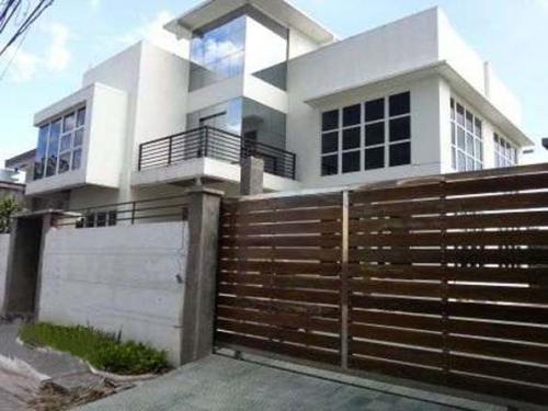 FOR SALE: House Manila Metropolitan Area > Paranaque