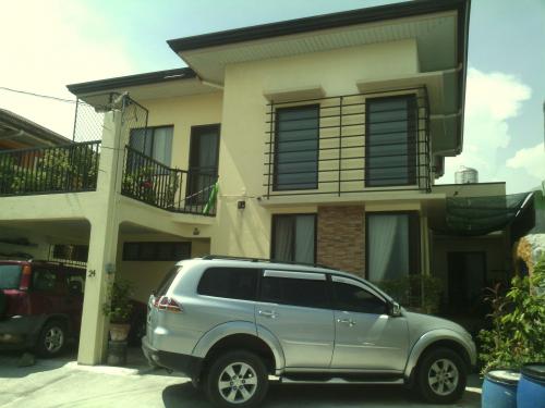 Modern Design 2-storey House in Las Pinas City