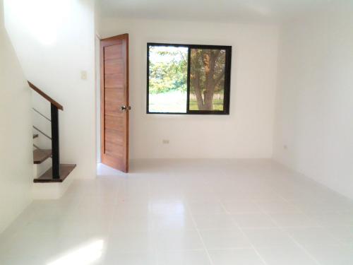 FOR SALE: House Laguna 7