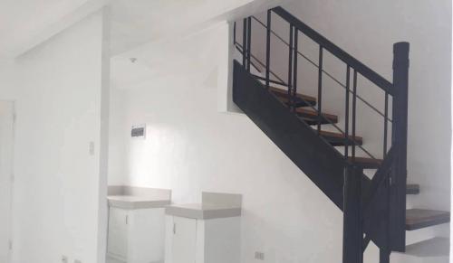 FOR SALE: Apartment / Condo / Townhouse Cavite > Imus 1