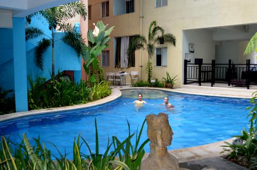 for rent 9k for sale 1M kingspoint condo furnished qc 09235564517 rico navarro