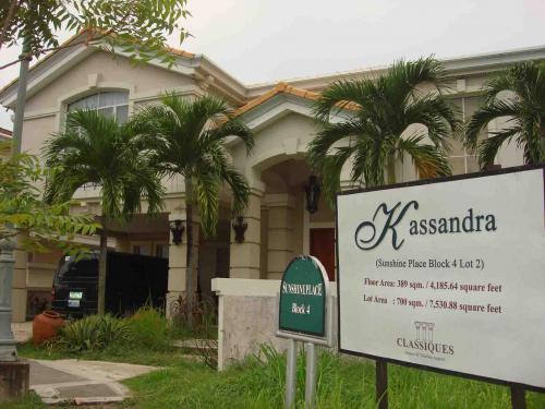 FOR SALE: House Laguna > Other areas