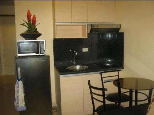 FOR SALE: Apartment / Condo / Townhouse Manila Metropolitan Area > Makati 2