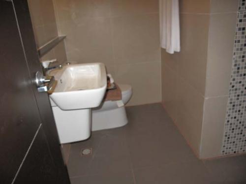 FOR SALE: Apartment / Condo / Townhouse Manila Metropolitan Area 10