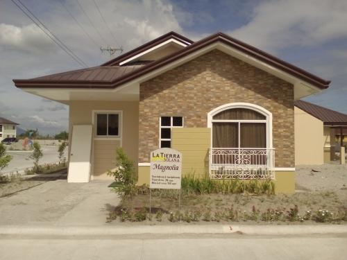 FOR SALE: House Pampanga > San Fernando 8