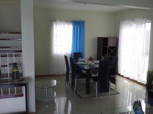 FOR SALE: House Pampanga > San Fernando 3