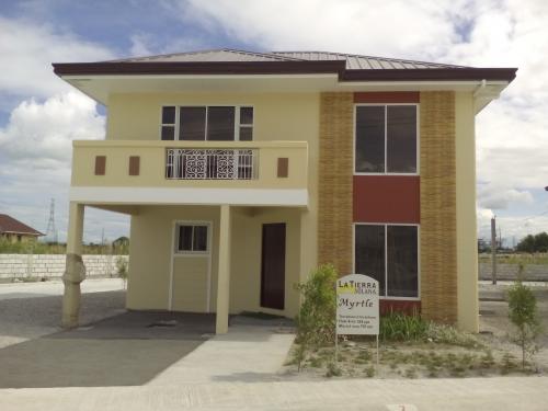 FOR SALE: House Pampanga > San Fernando 9