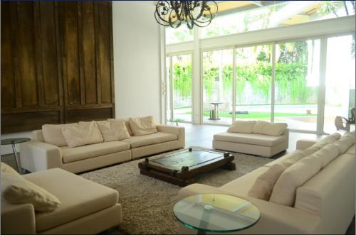 FOR RENT / LEASE: House Manila Metropolitan Area > Makati 3