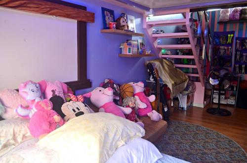 FOR SALE: House Rizal > Antipolo 10