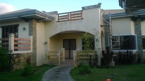 FOR SALE: House Laguna 1