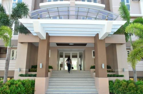 FOR SALE: Apartment / Condo / Townhouse Rizal 3