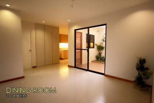 FOR SALE: House Manila Metropolitan Area > Las Pinas 2