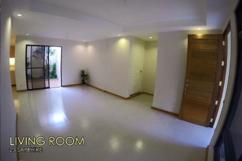 FOR SALE: House Manila Metropolitan Area > Las Pinas 5