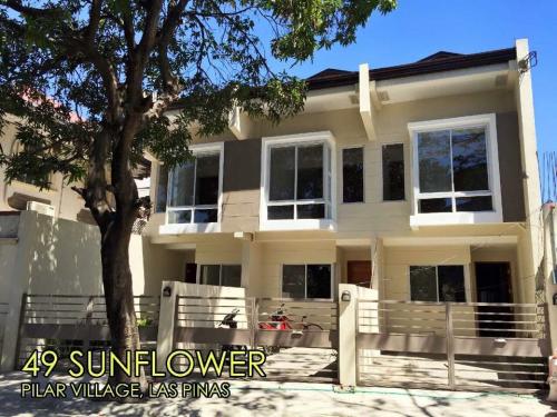 FOR SALE: House Manila Metropolitan Area > Las Pinas